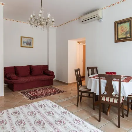 Anna Apartment