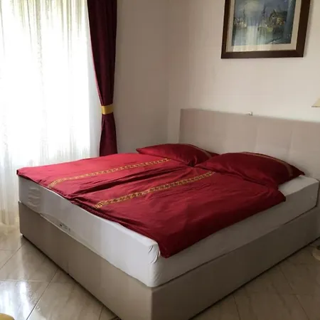 Anna Apartment