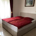 Anna Apartman