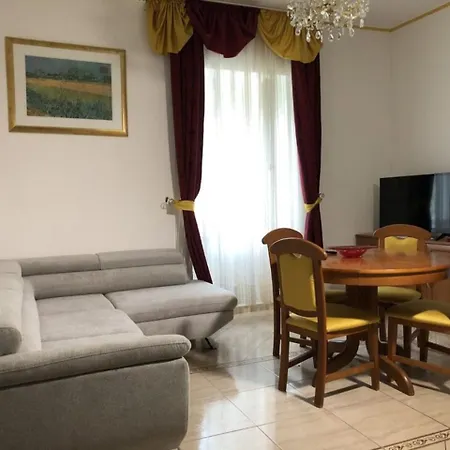 Anna Apartment