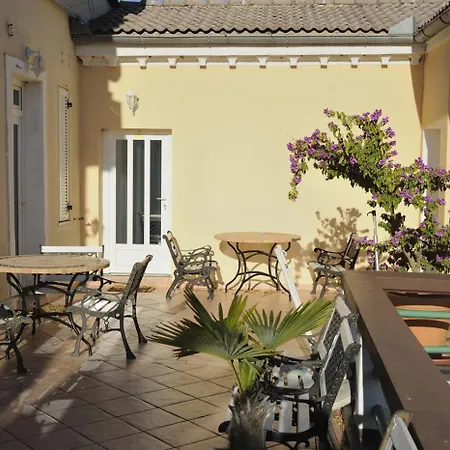 Anna Apartment *